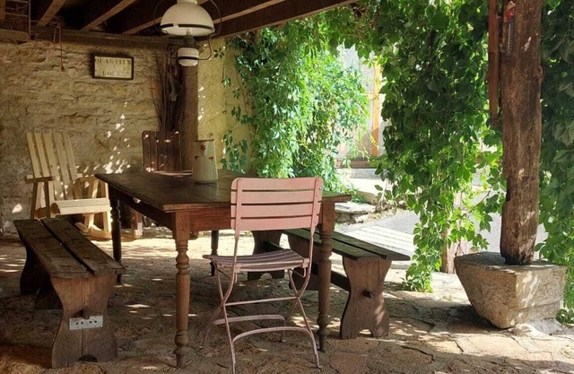 Autumn getaway in the Jura - calm, nature & conviviality gîte 2 to 10 pers.