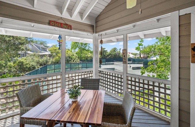 AVAIL JAN FEB 2026-contact owner! Beach, pools, tennis, pickleball, hot tub!
