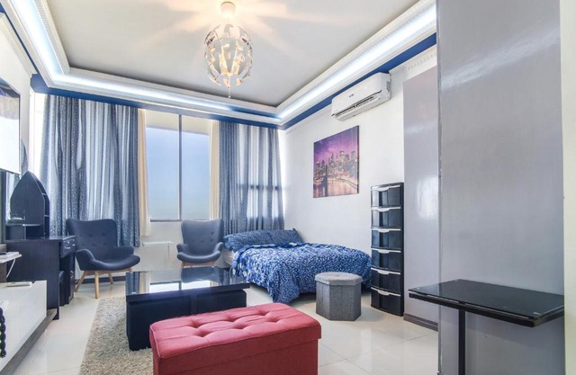 Avenir Condo for rent near IT Park Cebu with FREE Netflix, 49-inch Samsung Curve TV