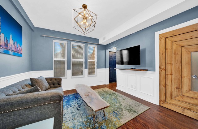 Avondale Gem: 2BR w/Free Parking, Train Access & 2 Offices, Near Logan Sq
