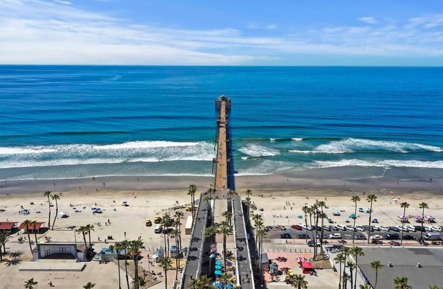 Awesome 6BR - 15 Min To Beach!