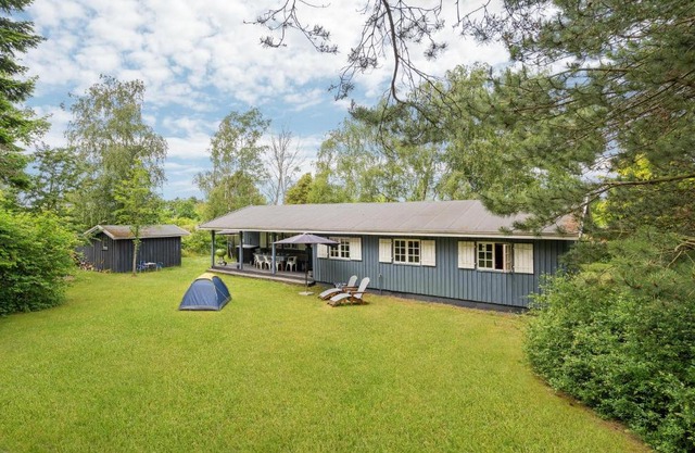 Awesome Home In Askø With Wifi