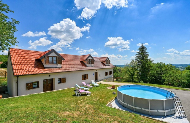 Awesome home in Breznicki Hum