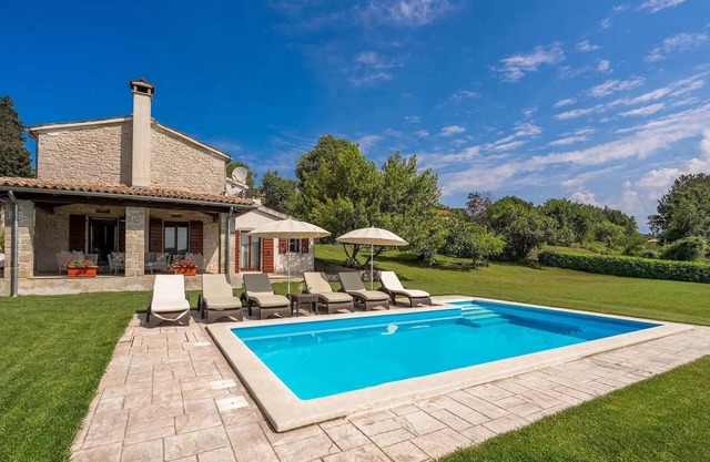 Awesome home in Buzet
