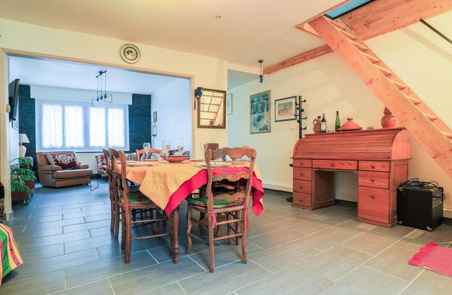 Awesome home in Dunkerque with WiFi