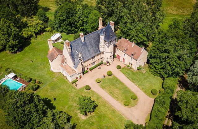 Awesome home in Guérigny