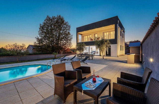 Awesome home in Sv. Petar u Sumi