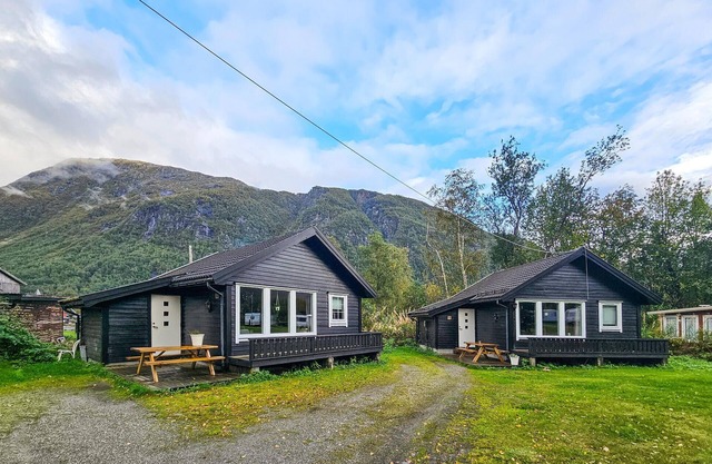 Awesome home in Røldal with WiFi