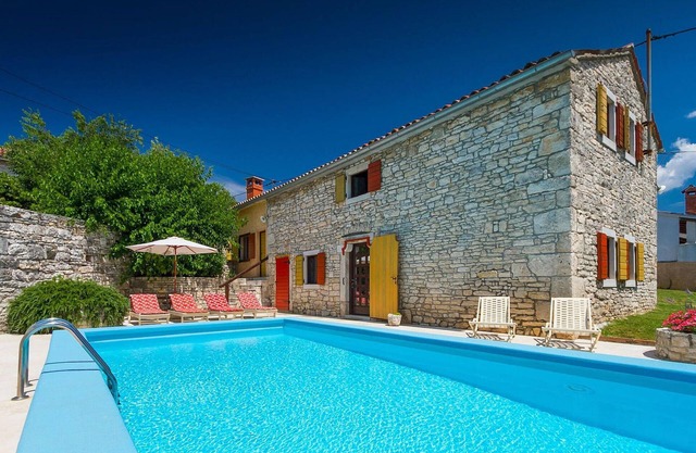 Awesome home in Svetvincenat with sauna