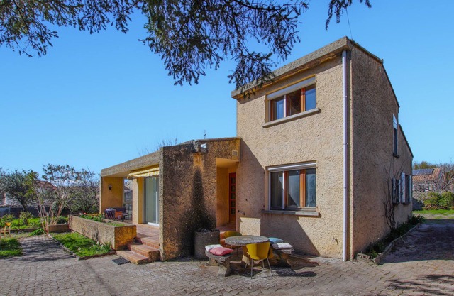 Awesome home in Tulette with WiFi
