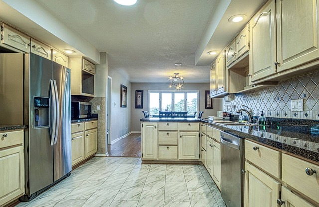 Awesome Lake Views, Epic Game Room, Private Dock, Swim Platform & Free Kayaks
