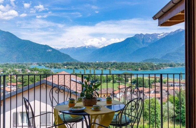 Azalea (GLA103) by Interhome