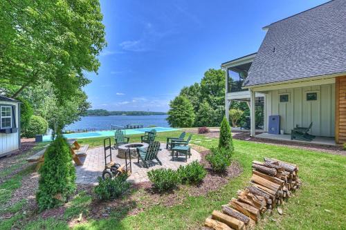 Azalea Retreat - The Cottage by AvantStay Pool