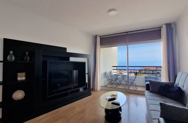 Azenha Apartment by LovelyStay