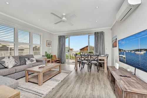 Azure Tides at Caves Beach Villas