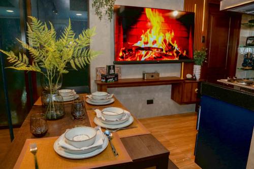 Azure Urban Resort Staycation by Solace Peak 2 bedrooms