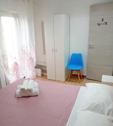 B&B EmaNik