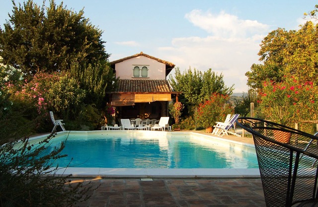 B&B with pool, only one step away from Assisi