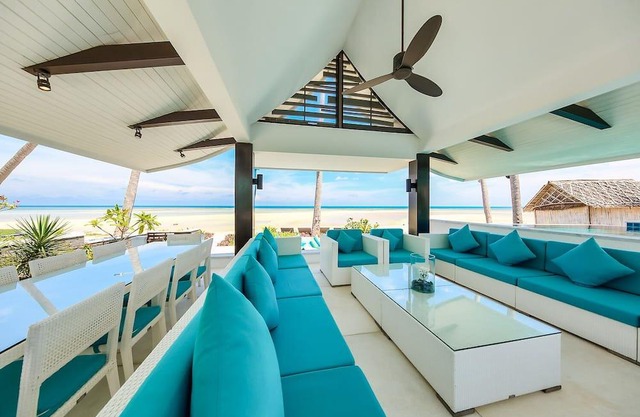 Baan Paradise - 5BRs Villa, Private Pool with Beachfront View