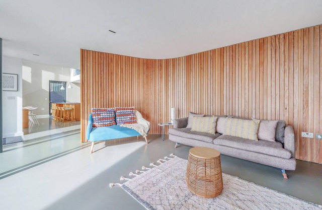 BABBELKOUS, BRAMFIELD, pet friendly, with hot tub in Halesworth