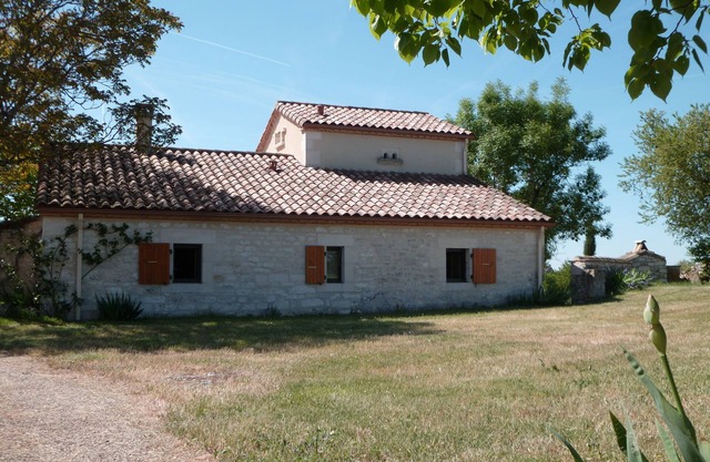 Bagat-en-Quercy rental: Former barn completely restored near Montcuq