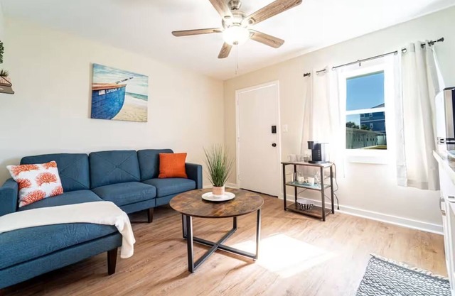 Bahama Breeze | Modern 2 bedroom | Near the Shore