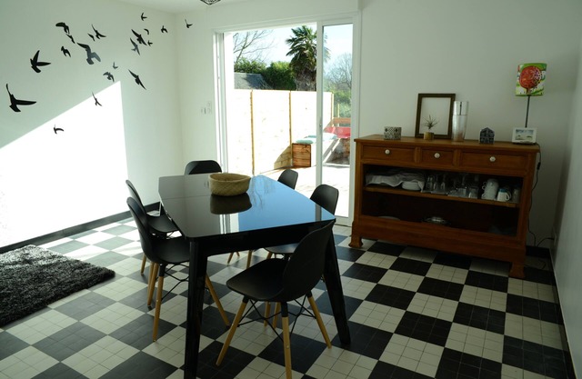 BAIE DU MT ST MICHEL -PLAGE, house with garage, terrace, enclosed garden, free wifi