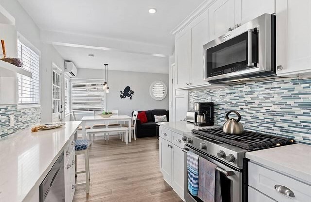 Balboa Island Gem | Walk to Beach & Dining | AC + Private Deck