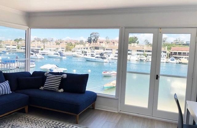 BALBOA ISLAND WATER FRONT - BEACH FRONT !