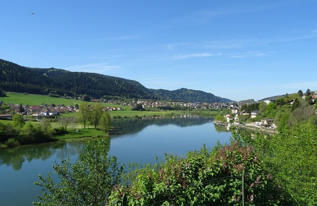 "Balcony overlooking the Doubs Basin and the Swiss village of Les Brenets