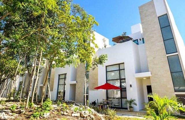 Bali Lifestyle Paradise: Luxury House, with Complimentary Car — Limited Offer!