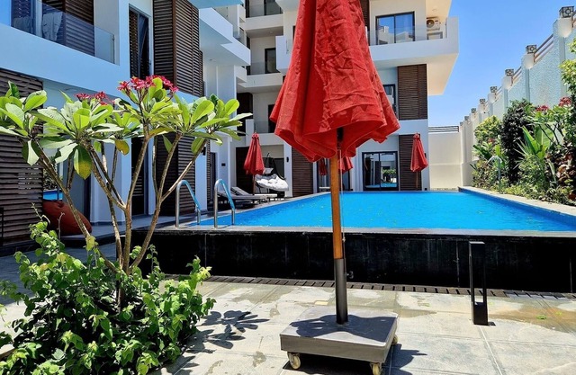 Bali Themed Luxury Spacious 3 Bed Balcony Pool Gym