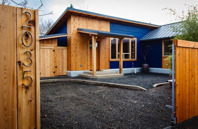Bamboo Garden House - Private, Clean & Modern - Friendly Neighborhood