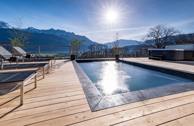 Bamboo Villa 8 people Swimming pool Jacuzzi Lake view