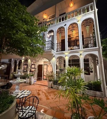 Bangkok Neighborhouse