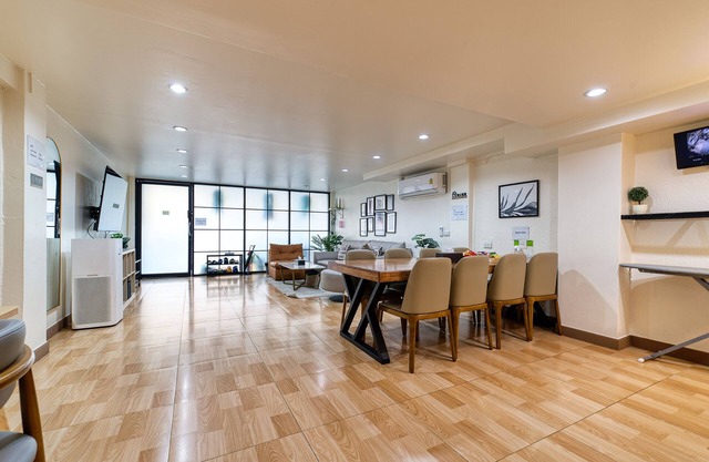 Bangkok Watergate Townhouse