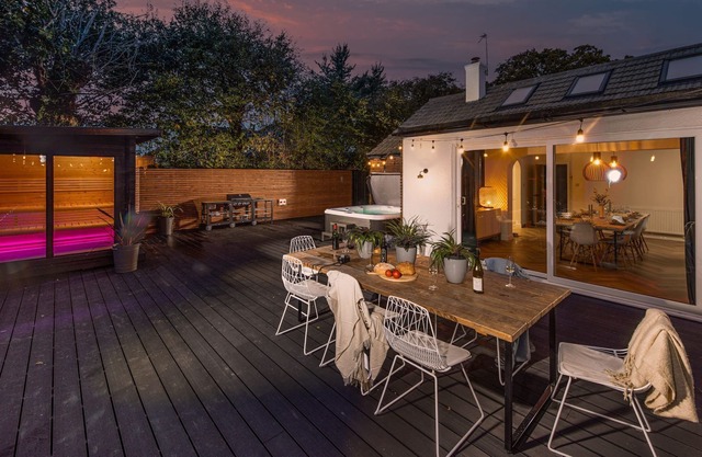 Bar-K - Gorgeous 4 bedroom home in Saltash Cornwall with secure garden, cinema room, hot tub and sa