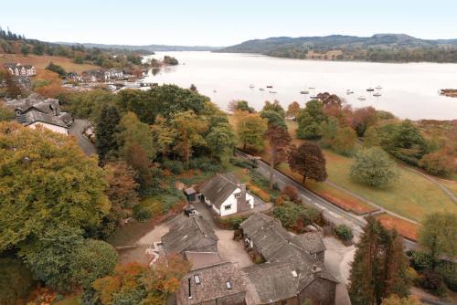 Barakat Lakes Escape, Ambleside