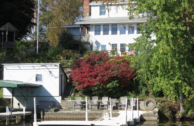 Barb's Lakeside - Goodyear Lake - Close to all tournaments, kayaks & game room.