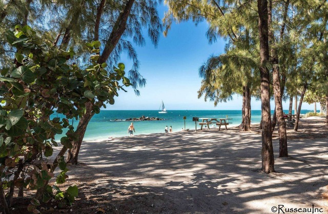Barbados Bungalow: Waterfront Paradise, Canal Front, Boat Ramp, Dogs OK, Prime Ramrod Key Corner Lot