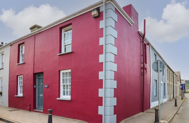 BARI, pet friendly, country holiday cottage in Aberaeron