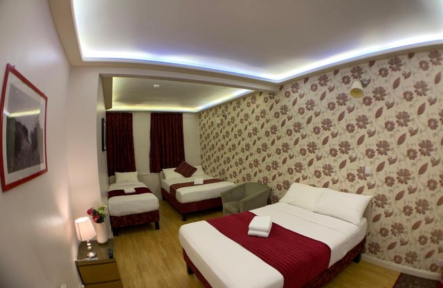 Barking Hotel
