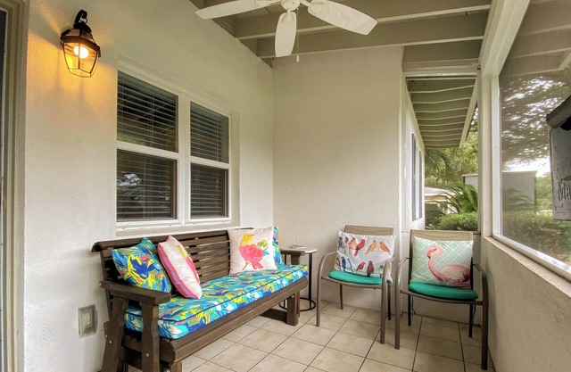 BARNHILL B DUPLEX 2 Bedroom, 2 Bathrooms