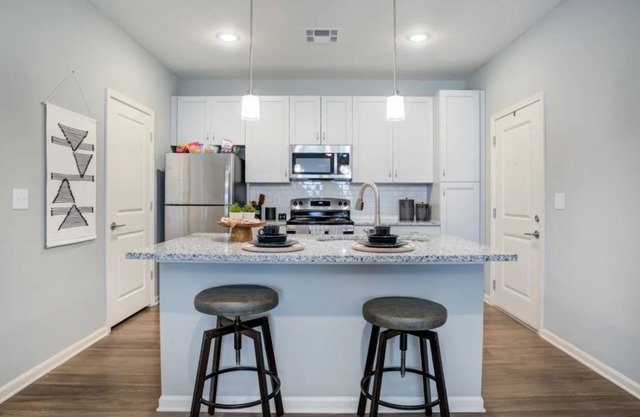 Barsala l Spacious 2BD condo, pet friendly