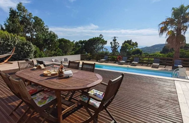 Bas de Villa vue mer & Piscine Privée