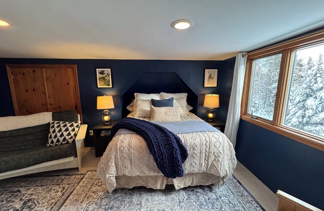 Basecamp Haven 2 Private access to HOA Rangeley Lake. Direct access snow trails.