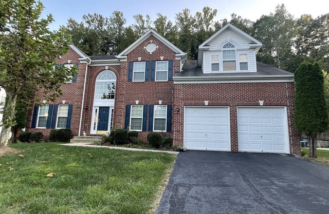 Basement Apartment. Master suite , 3 beds two full baths. Kitchen, washer/dryer