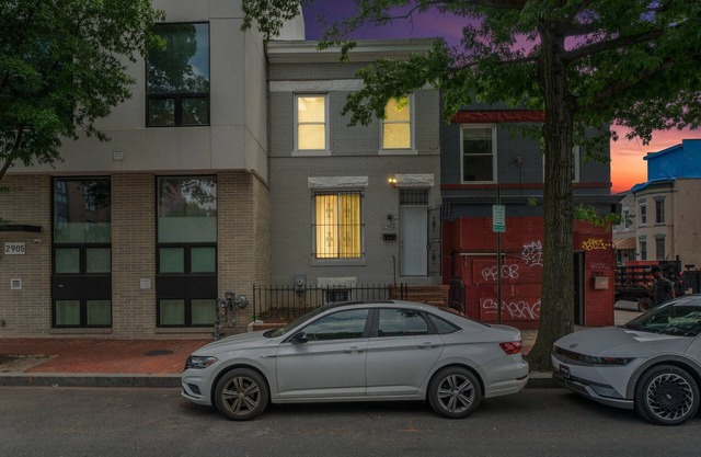 Basement Unit 1-bedroom with AC and WiFi in beautiful Washington