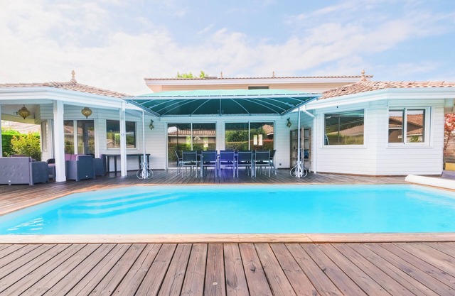 Bassin d'Arcachon: BEAUTIFUL VILLA WITH HEATED POOL (10 people)