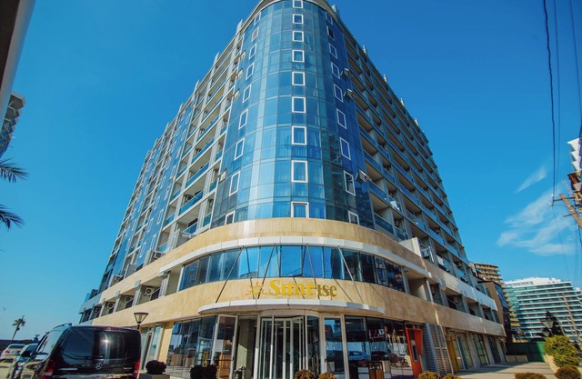 Batumi Studio-with rooftop Pool-Sleeps2